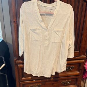 Torrid Women's Off-White Button Down Shirt
